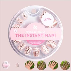 Extra Short “Marble Swirls” Olive & June Press-On Nails